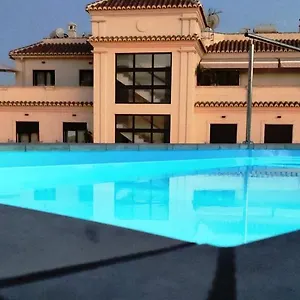 apartamentos-gran-plaza-de-nerja.hotelsinnerja.org/